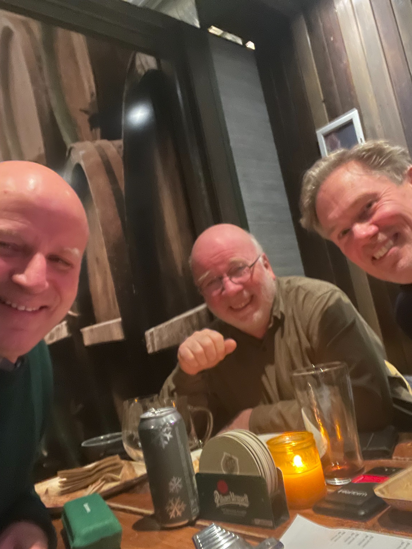 En pubkveld hvor vi sender Håkon og Marissa en hilsen til deres residens på Filippinene
