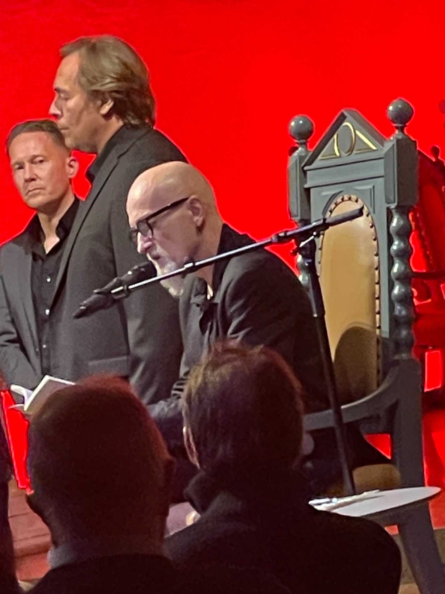 Lars Saabye Christensen i Moss kirke med Nordic Voices Bilde: Tor Sørby